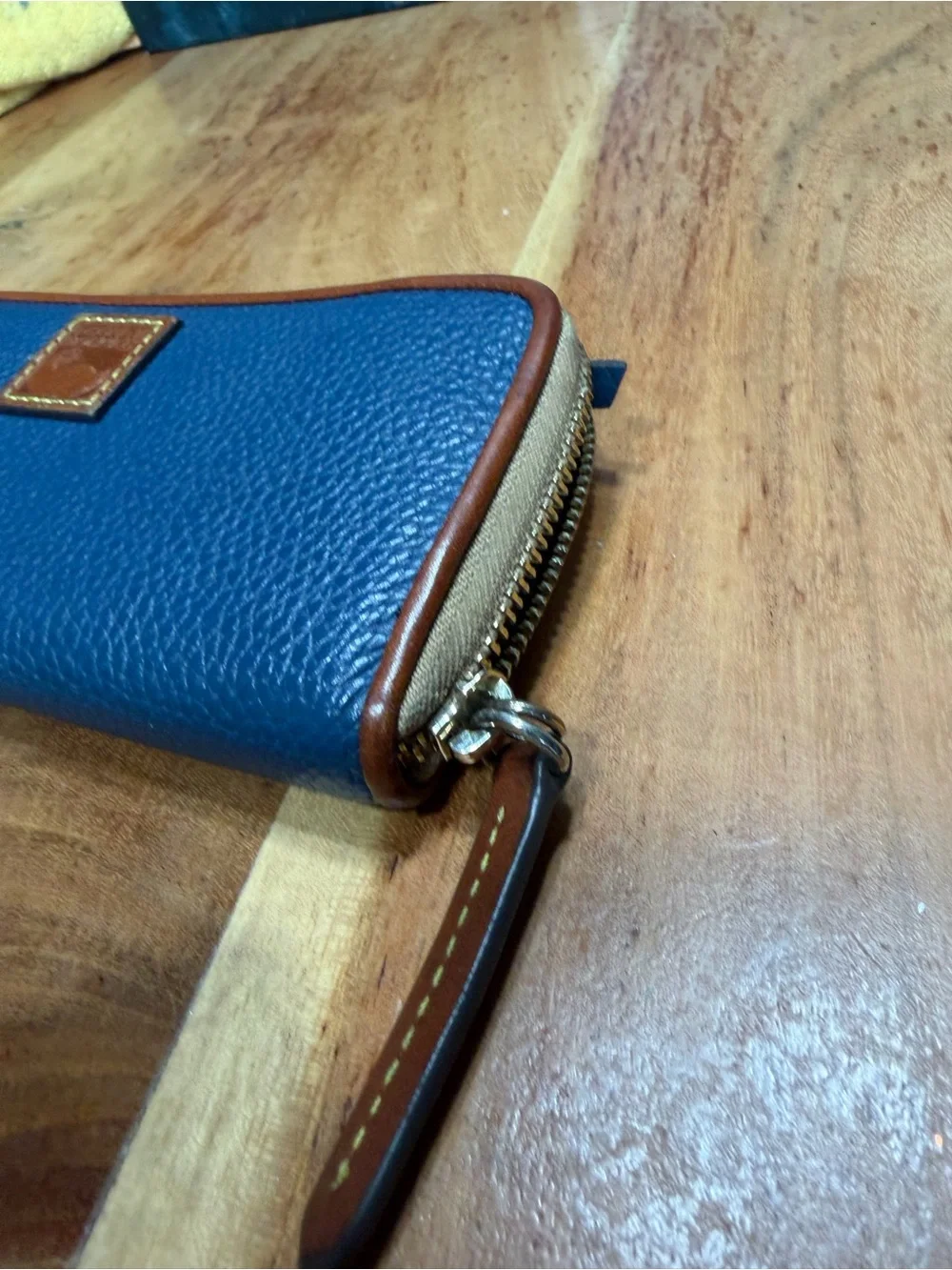 Dooney & Bourke Classic Pebble Grain Blue Tan Zip Wristlet Wallet